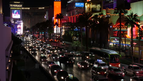 Las-Vegas-Nevada-Night-time-lapse-with-traffic-and-people-4k