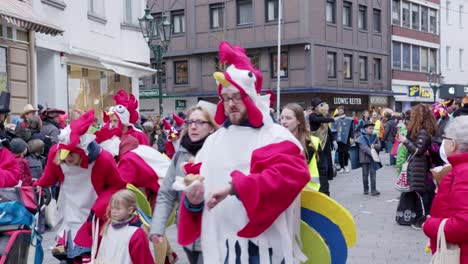 Rosenmontag-Carnaval-in-Düsseldorf,-Germany-With-Chicken-Costume-in-Slow-Motion