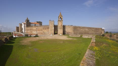 Schloss-Mourao-Im-Alentejo,-Portugal