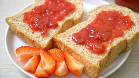 homemade-whole-wheat-bread-with-strawberry-jam-and-fresh-strawberry