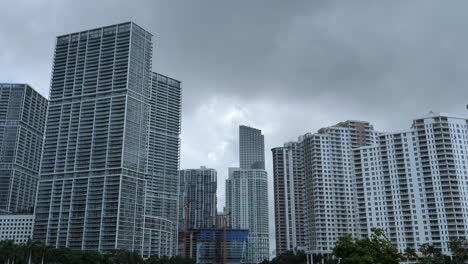 Paisaje-Urbano-De-Miami-En-Un-Día-Nublado.-Levantarse
