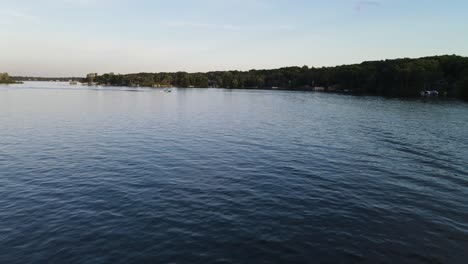 Minnetonka-See-In-Minnesota-Während-Der-Sommerzeit,-Luftbild