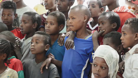 Einheimische-Kinder-Von-Ziway-Versammeln-Sich-Während-Einer-Wohltätigkeitsveranstaltung-In-Äthiopien