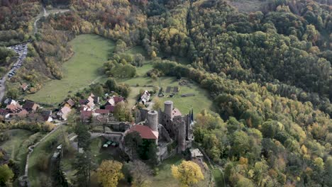 Las-Ruinas-Del-Castillo-De-Höhenburg-Hanstein-Cerca-De-Bornhagen-Rimbach-En-Alemania
