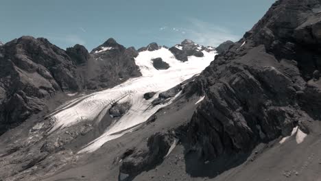 Imágenes-Aéreas-De-Un-Glaciar-En-Los-Alpes-Italianos---Tirol-Del-Sur