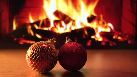 Christmas-decoration-fireplace-at-home