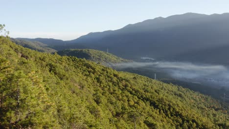 Shaxi-Abgelegenes-Bergtal-In-Der-Nähe-Von-Dali,-Provinz-Yunnan,-China,-Luftbild