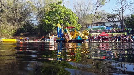 Penonome-Aquatischer-Karneval,-Panama