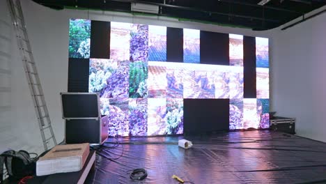 LCD-Hintergrundbildschirme,-Die-In-Einem-Studio-Für-Eine-Fernsehsendung-Eingerichtet-Werden