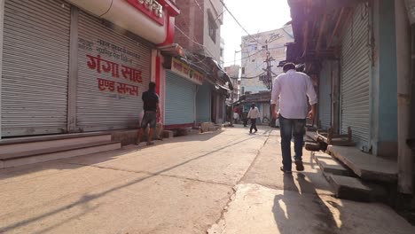 Shops-remain-closed-bear-Baidyanath-Dham-temple-during-covid-19-crisis