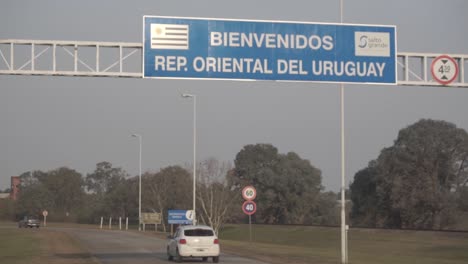 Willkommen-Im-Grenzschild-Von-Uruguay