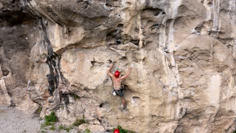 Rock-climbers-ascending-steep-rock-face-in-Getu-Valley,-China