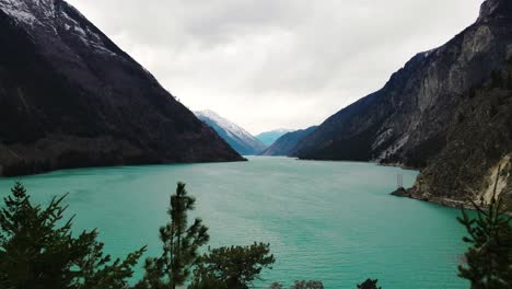 Langsamer-Druck-Auf-Den-Seton-Lake-In-Der-Nähe-Von-Lillooet-In-British-Columbia,-Kanada