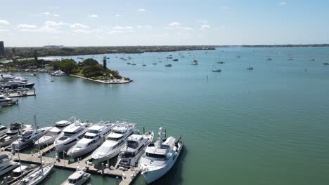 aerial-looking-out-into-the-scenic-Sarasota-Bay,-Florida-from-downtown