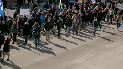 Protesta-Contra-Las-Medidas-Covid-19-En-Montreal