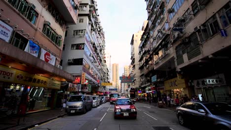 Mehrfamilienhäuser-Und-Geschäfte-In-Einem-Wohnviertel-In-Hongkong
