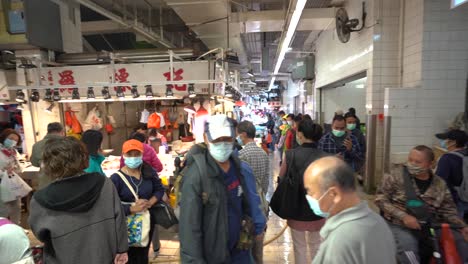 Mercado-De-Pescado-De-Hong-Kong-Lleno-De-Personas-Con-Máscaras-Durante-La-Pandemia-De-Covid19