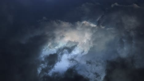 4k-Zeitraffer-Von-Dramatischen-Gewitterwolken