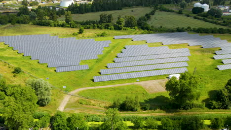 Solar-panels-on-green-field-in-Gdansk