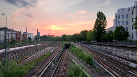 Zeitrafferaufnahme-Von-Bahn--Oder-U-Bahn-Transportlinien-In-Hamburg-City