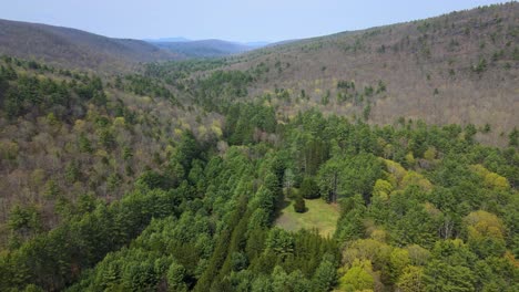 Aerial-drone-video-footage-of-the-appalachian-mountains-on-a-sunny-spring-day
