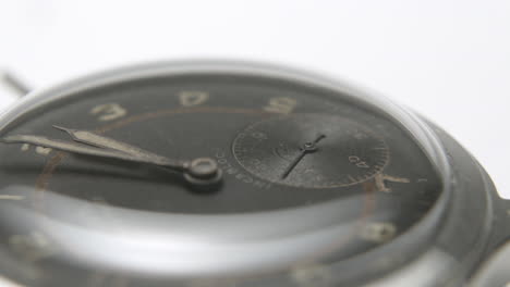 Vintage-mens-classy-wristwatch-packshot
