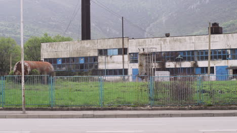 Edificio-Viejo-Y-Abandonado-En-Bulgaria-Poscomunista-En-Europa-Del-Este