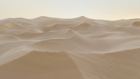 3D-Einsame-Wüstenszene-Bei-Sonnenuntergang