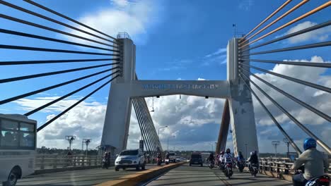 Motorist's-view-of-the-Marcelo-Fernan-Bridge-upon-entering-it-from-Mandaue-City