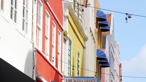 Colorful-Dutch-style-buildings-in-the-popular-district-of-Punda,-Willemstad,-on-the-Caribbean-island-of-Curacao