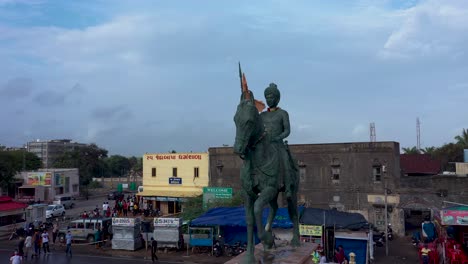 Luftdrohnenaufnahme-Der-Maharana-Pratap-Statue