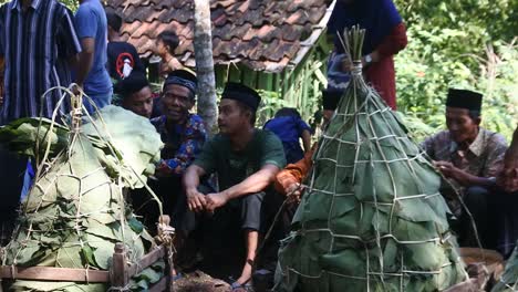Blora,-central-Java,-Indonesia---June-22th,-2022-:-Crowded-people-celebrating-"Sedekah-Bumi"-in-Gedangdowo-village