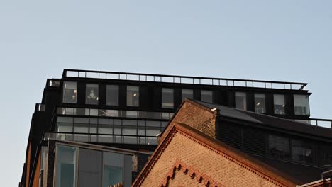 Zeitraffer-Der-Google-Zentrale-In-London-Mit-Blick-Auf-Die-Dächer