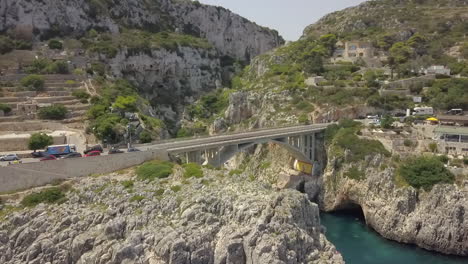 Ciolo-bridge-in-Puglia,-Italy