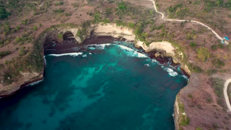 Die-Insel-Nusa-Penida-Ist-Eine-Der-Touristenattraktionen-Der-Insel-Bali