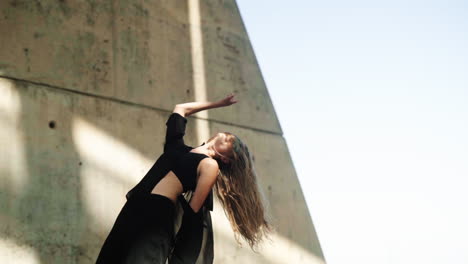 Free-flow-air-contemporary-dance-expression-arts
