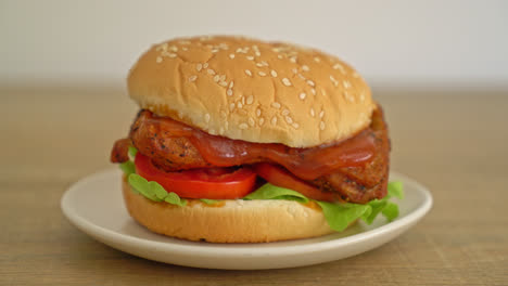 grilled-chicken-burger-with-sauce-on-plate