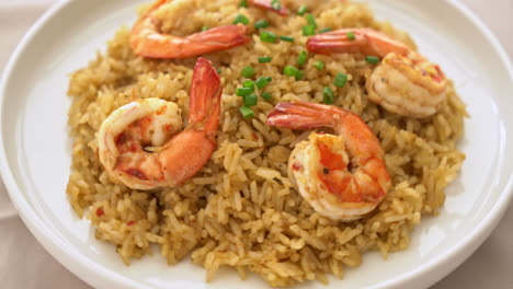 garlic-fried-rice-with-shrimps-or-prawns