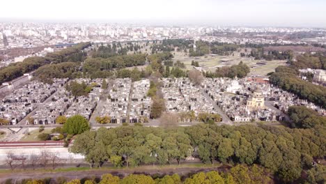 Cementerio-de-la-Chacarita-and-Buenos-Aires-city-in-background,-Argentine