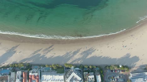Aerial-top-down-view-of-the-beach-at-Noosa-Main-Beach,-Noosa-Heads,-Queensland,-Australia