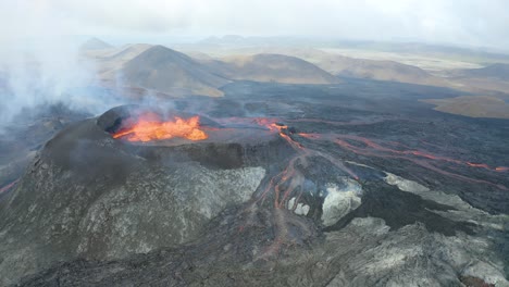 Fagradalsfjall-Vulkan-In-Island-Bricht-Aus