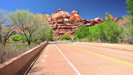 Scenic-Byway-Highway-12-In-Utah-With-View-Of-Canyons-Of-Grand-Staircase-Escalante