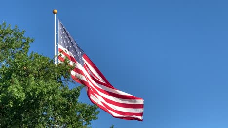 Bandera-Americana-Ondeando-A-Cámara-Lenta