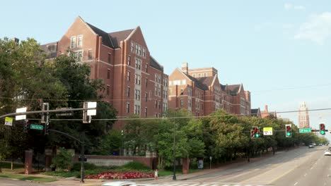Eingang-Zum-Campus-Der-Vanderbilt-University-In-Nashville-TN,-USA