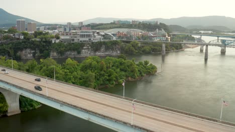 Veteranen-Gedenkbrücke-über-Den-Tennessee-River-In-Chattanooga