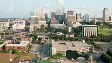 Nashville-skyline-as-seen-from-First-Horizon-Park