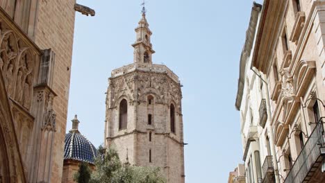 Old-Cathedral-tower-in-Valencia,-Spain-24fps,-4k