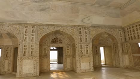 El-Shish-Mahal,-También-Conocido-Como-El-Palacio-De-Cristal-En-El-Fuerte-De-Agra,-India,-Con-Sus-Revestimientos-De-Mármol-Y-Piedra