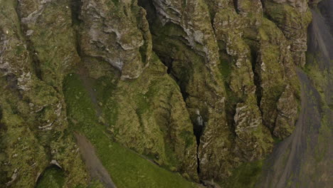 Dramatic-Rocky-Cliffs-on-Iceland's-Snaefellsnes-Peninsula,-Aerial-Pullback