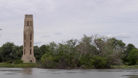 Zoom-in-on-Water-Tower-on-Belle-Isle